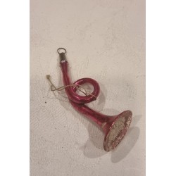 Gammelt glaspynt, mindre trompet med mønster, pink, h: 8 cm.