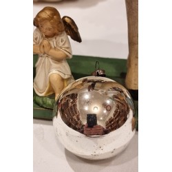 Gammelt glaspynt, reflektor med en swirl i midten, h: 5,5 cm.