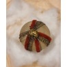 Antikt glaspynt med gelatine, tråd og chenille, h: 4,5 cm.