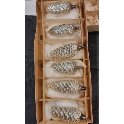 Kasse med store gamle sølv...