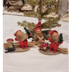 3 små gamle julenisser med...