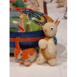 2 old cotton bunnies, h: 6,5 - 9 cm. (2x)