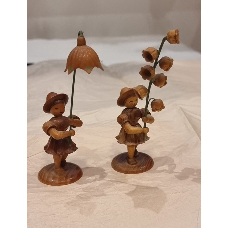 Old/antique Wendt und Kühn flower girls, h: 7 cm (girl).