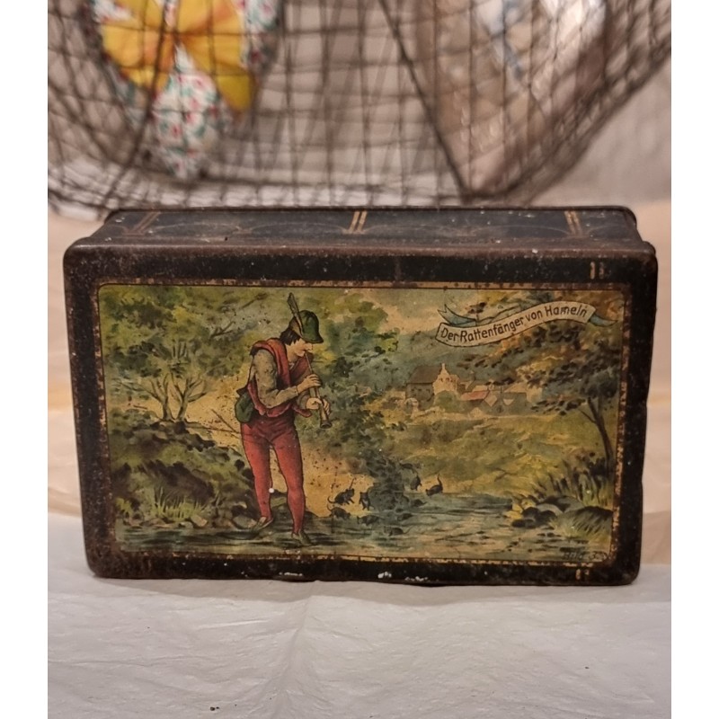 Old box, The Pied Piper of Hammeln, size: 14,5 x 9 x 5,5 cm.