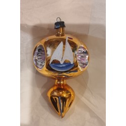 Gammelt glaspynt, 3 x reflektor med sejlskib, h: 10 cm.