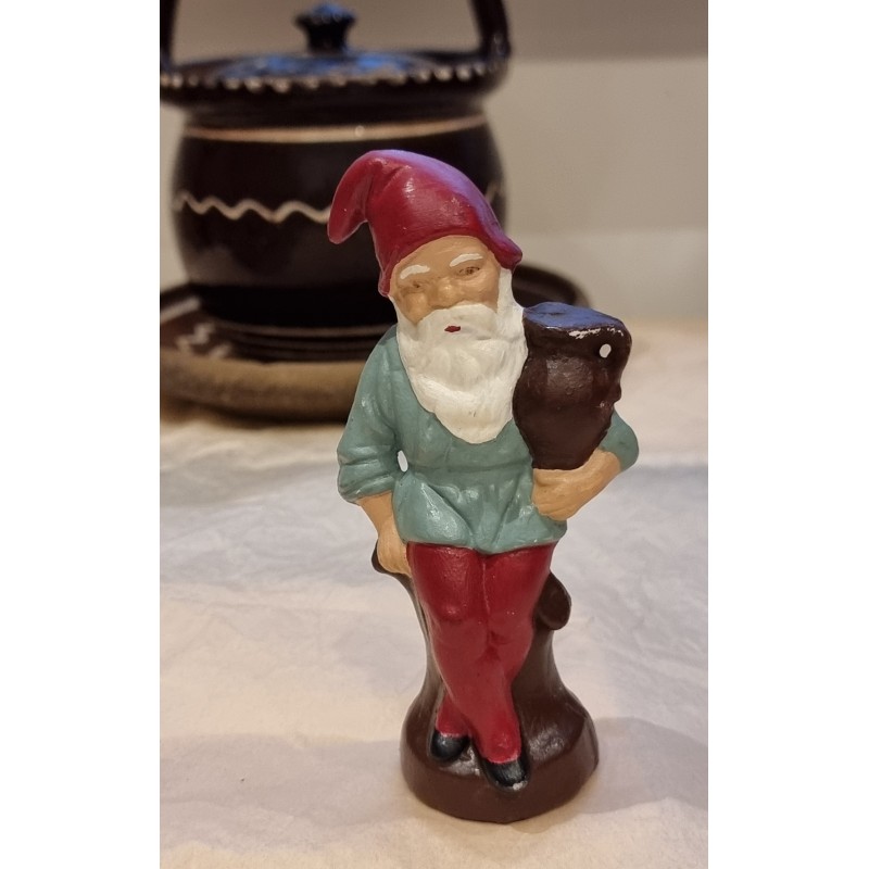 Antik nisse i massivt gips, h: 13,5 cm.