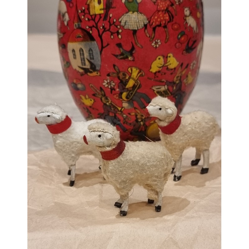 3 old sheep with necklace, h: 5 cm (3x).