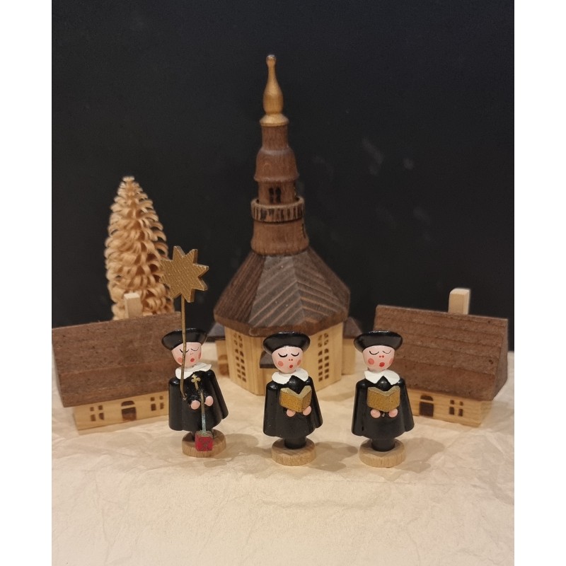 Erzgebirge, opstilling med gamle huse, kirke, korsangere og præst, h: 12 cm (kirke).