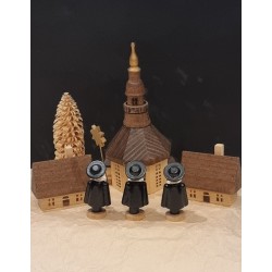 Erzgebirge, opstilling med gamle huse, kirke, korsangere og præst, h: 12 cm (kirke).