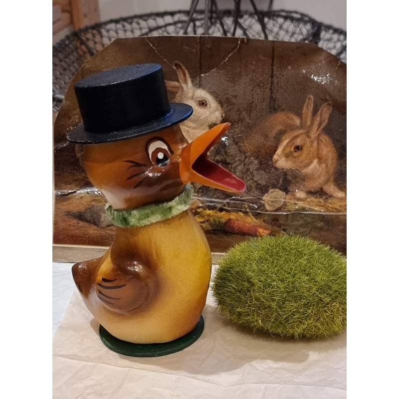 Easter ornament, candycontainer, papier-mache, duck with a hat, h: 14,5 cm.