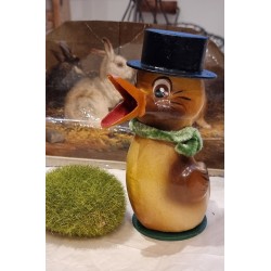Easter ornament, candycontainer, papier-mache, duck with a hat, h: 14,5 cm.