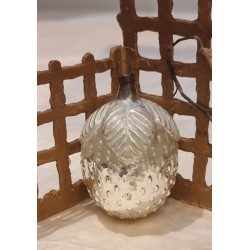 Antikt glaspynt, stort jugend bær med blade, h: 7,5 cm.