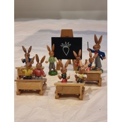 Old bunny school from Erzgebirge, size: blackboard h: 8,5 cm, teacher h: 7,5 cm.