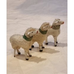 3 gamle får med grønne...