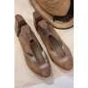 A pair of old shoelaces, str: 37 - 39 cm, l: 23 cm + straw hat.