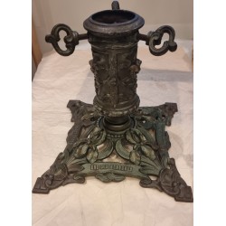 Antique tree foot, art nouveau, angels, lilies, iris, size : 28 x 28, h: 25 cm, Ø: 6 cm.