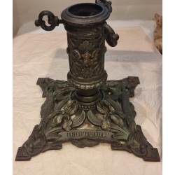 Antique tree foot, art nouveau, angels, lilies, iris, size : 28 x 28, h: 25 cm, Ø: 6 cm.