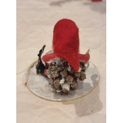 Old pine cone elf with mouse, cat and porridge, h: 7 cm.