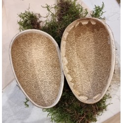 Antikt pap påskeæg, pige med violer mm. , h: 15 cm.