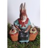 Antikt påskepynt, hare i papmachè med 2 kurve, h: 24 cm.