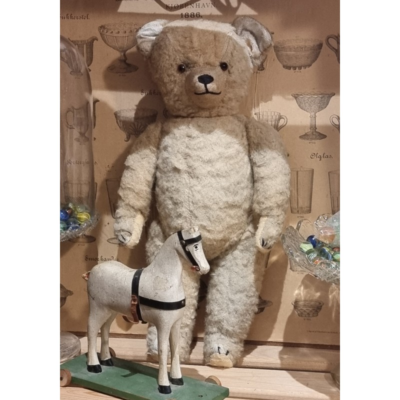 Gammel bamse, navn ??, h: 46 cm.