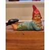 Gammel Heissner nisse, liggende, mål: 11 x 17 cm.