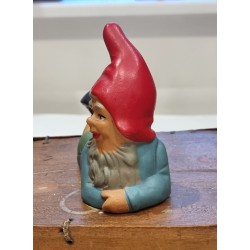 Gammel Heissner nisse, liggende, mål: 11 x 17 cm.