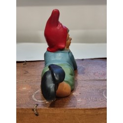 Old Heissner elf/gnom, laying, size: 11 x 17 cm.