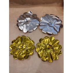 Old foil flowers, h: 9 cm.