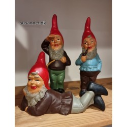 Gammel keramiknisse, Heissner med pibe, h: 19 cm.