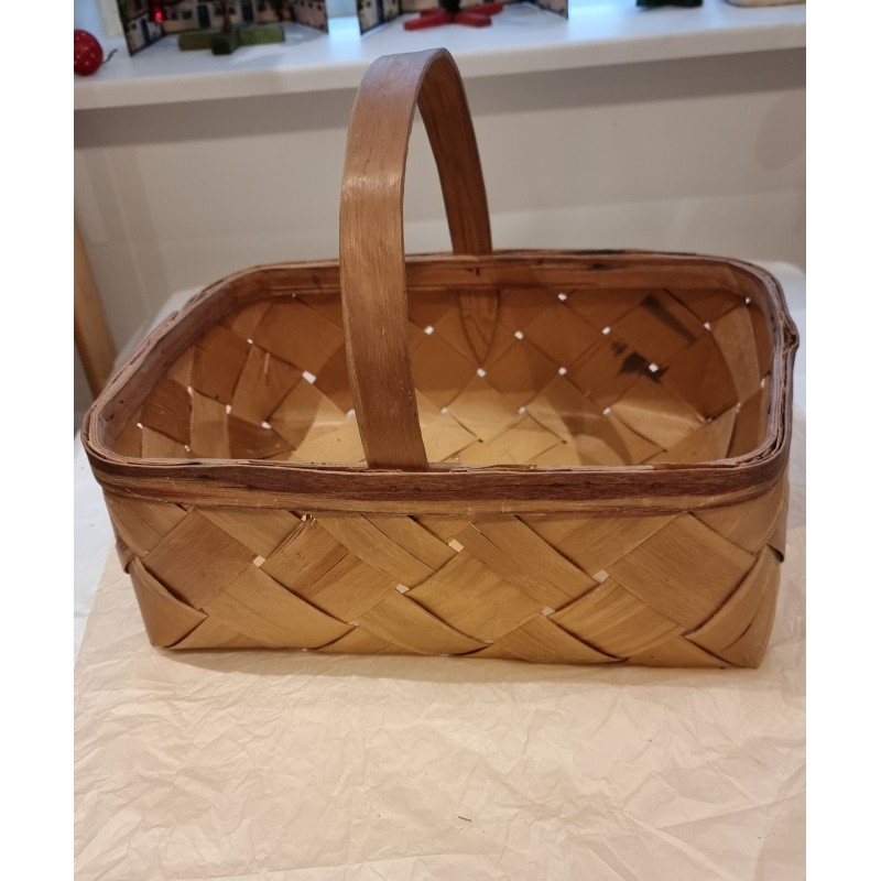 Antik spånkurv, mål: 28 (incl.hank)x35x27cm.