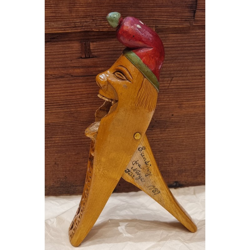 Gammel norsk almuekunst, nøddeknækker 1939, h: 19 cm.