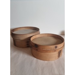 Old colander in wood, size: 21,5 x 11 - 25 x 12 cm (2x).