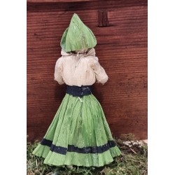 Antikt pynt, dame i crepe, vat og papmachè, h: 13 cm.