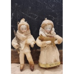 Cotton ornament, girl/boy with antique bisquit head and dog/tree, h: 9 cm.