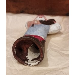 Antik gips nisse med drikkehorn/lysholder, h: 11,5 cm.