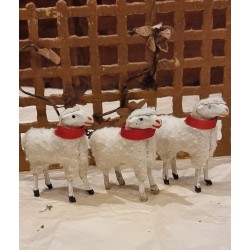 3 antique sheep with necklace, red, h: 6 cm. (3x)