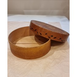 Antik spånæske med blomster og blade, mål: 21,5 x 7,5 cm.