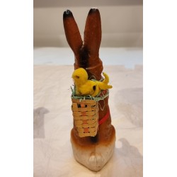 Antik candycontainer, hare med kurv, papmachè, h: 23 cm.