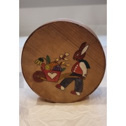 Antique wig box with Easter decoration , size: 18 x 7,5 cm.