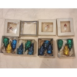 Små gamle orig. kasser (4x) med glas julemænd/gelatine farver, mål: 6,5x4cm(kasse) 4cm (julemand)