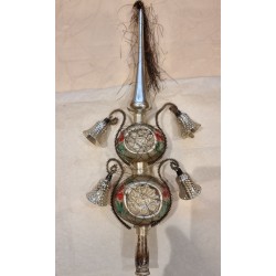 Antikt glaspynt, spir med dekoration, tråd, klokker og tinsel, h: 32 cm.