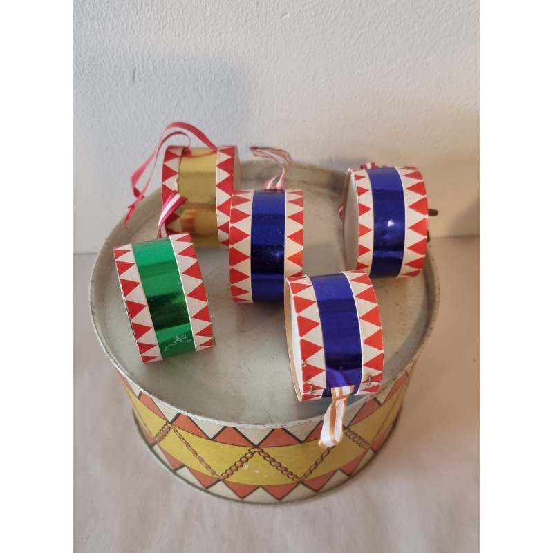 5 Gamle trommer, 1 candycontainer + 4 alm. trommer, mål: 3 x 5 cm. (5stk)