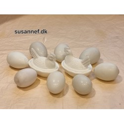 7 antique nest egg in opaline glass, h: 7 cm. (7x)