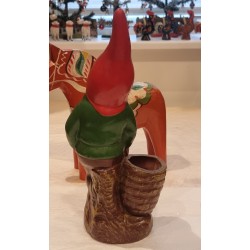 Stor gammel keramik nisse med skål, h: 31 cm.