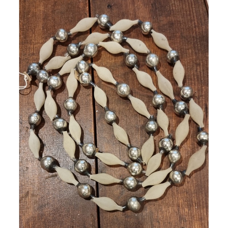 Antique glass ornament, Garland, l: 2,25 m.