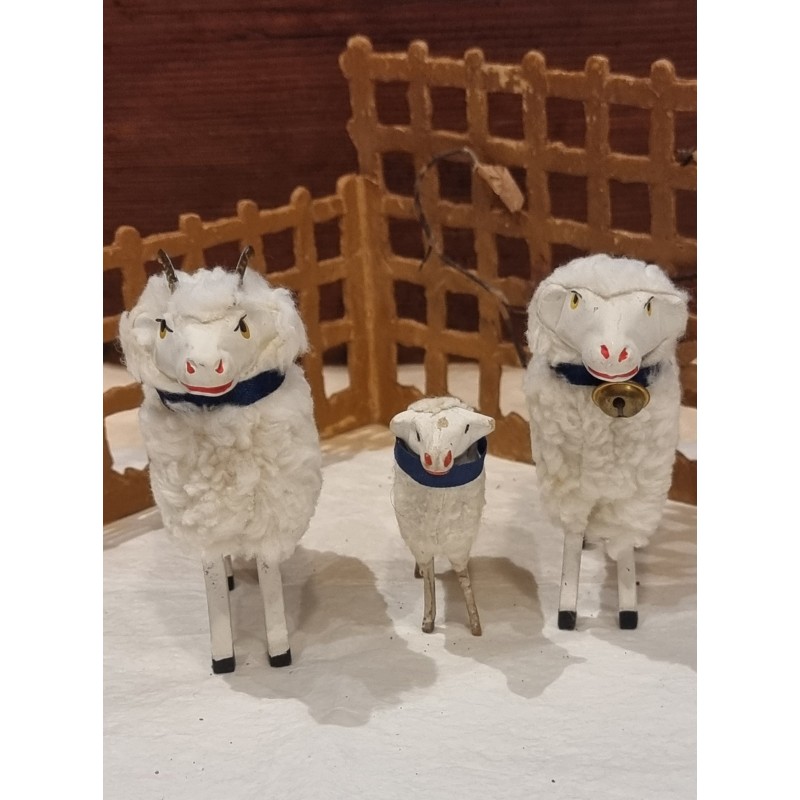 Vædder med horn og blåt halsbånd, får med klokke+ får med halsbånd, h: 6 - 9,5 -10 cm. (3stk
