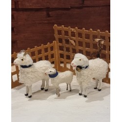 Ram with horn and blue necklace + sheep with a bell + sheep with necklace, h: 6 - 9,5 - 10 cm. (3x)