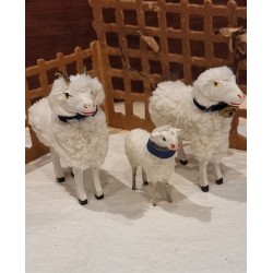 Ram with horn and blue necklace + sheep with a bell + sheep with necklace, h: 6 - 9,5 - 10 cm. (3x)