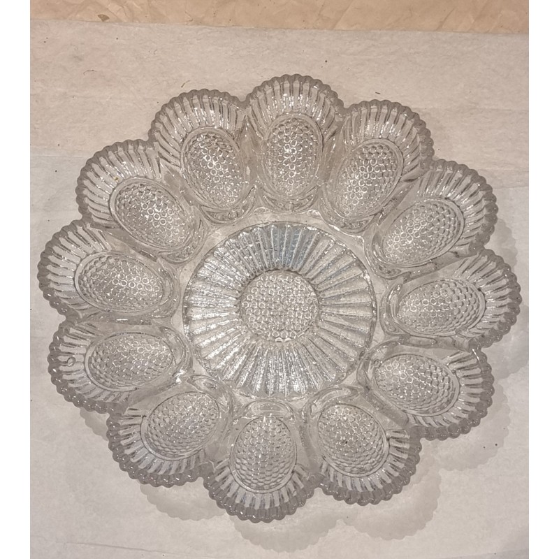 Gammelt presseglas, æggefad til 12 æg, Ø: 24 cm.